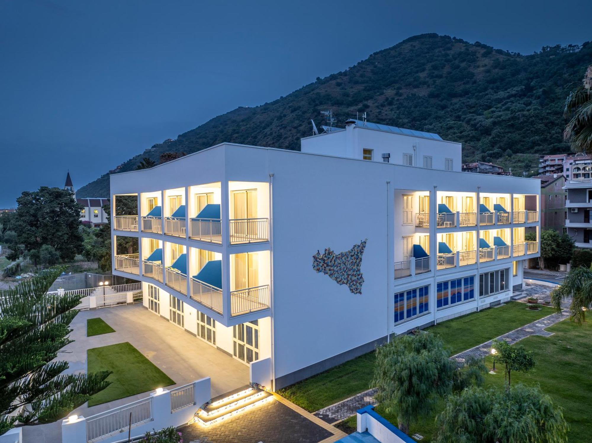 Riviera Del Sole Hotel Resort Spa Piraino Exterior foto