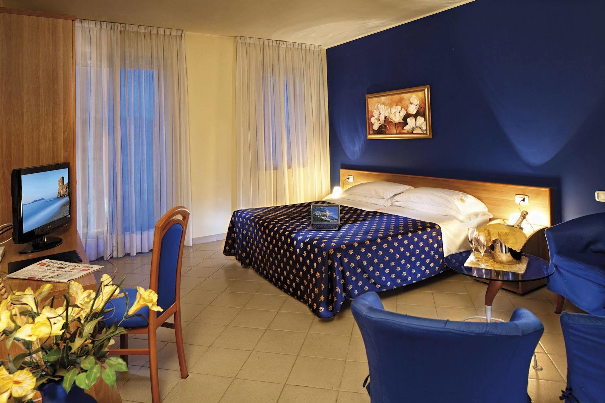 Riviera Del Sole Hotel Resort Spa Piraino Exterior foto